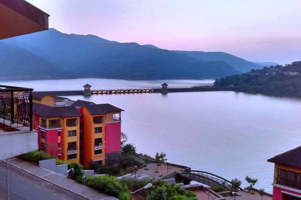 Portofino Apartment Lavasa Luaran gambar