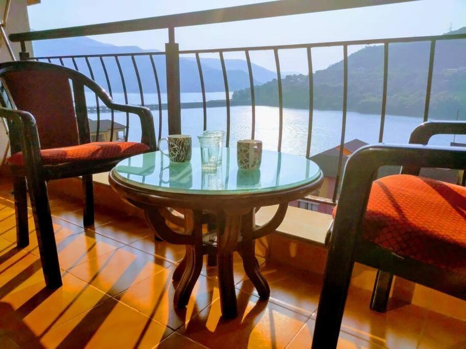 Portofino Apartment Lavasa Luaran gambar